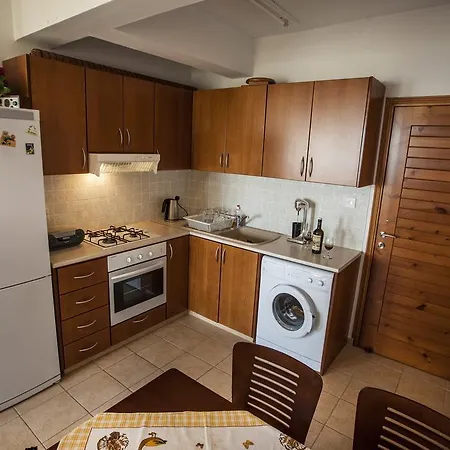 Apartment Fakontis Court *