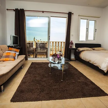 Fakontis Court Peyia