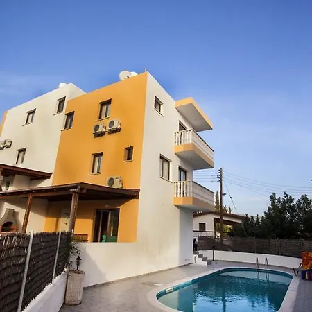 Fakontis Court